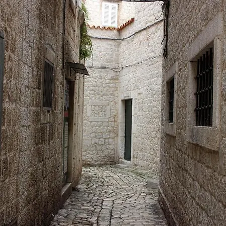 Planikovica * Trogir